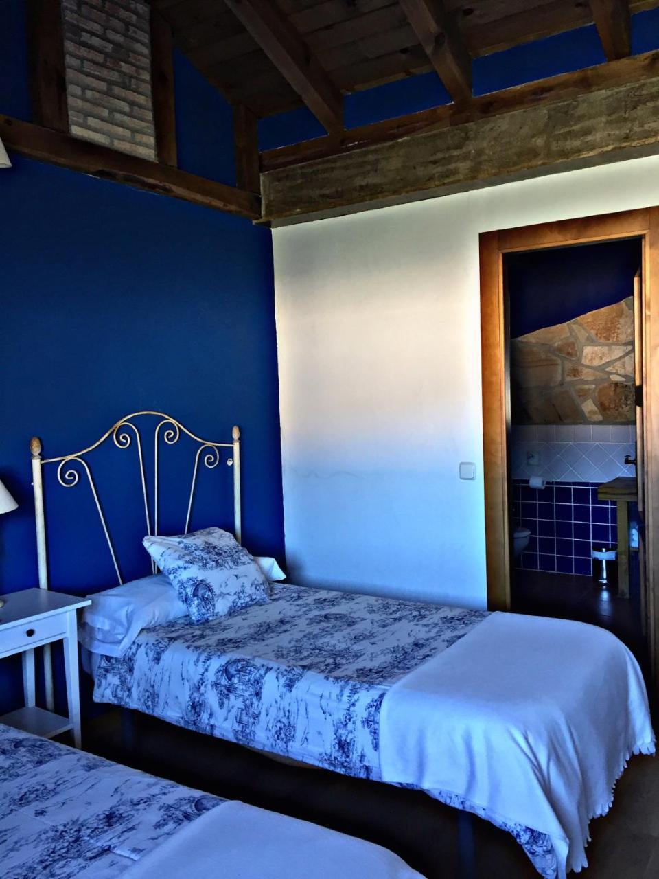 El Corral De Concejo Guest House Horcajuelo de la Sierra Luaran gambar